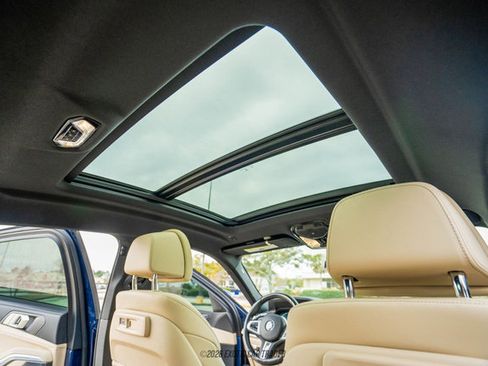 Used 2022 BMW X6 xDrive40i w/ M Sport Package image 33