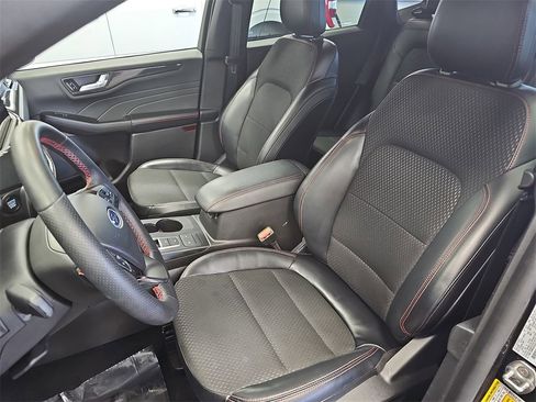 Used 2025 Ford Escape ST-Line image 14