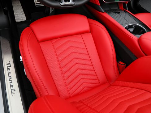 Certified 2026 Maserati GranCabrio Modena AWD/4WD image 23