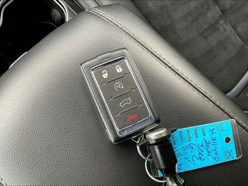 Used 2025 Jeep Grand Cherokee Altitude image 28