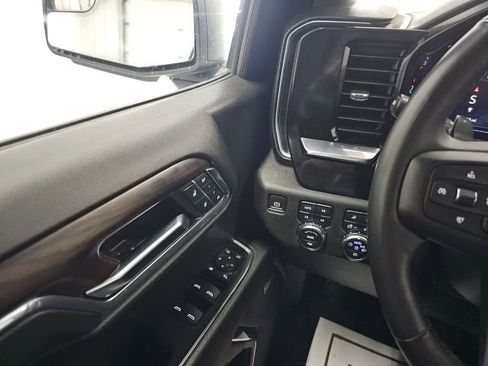 Used 2024 GMC Sierra 1500 SLT w/ SLT Convenience Package AWD/4WD image 24