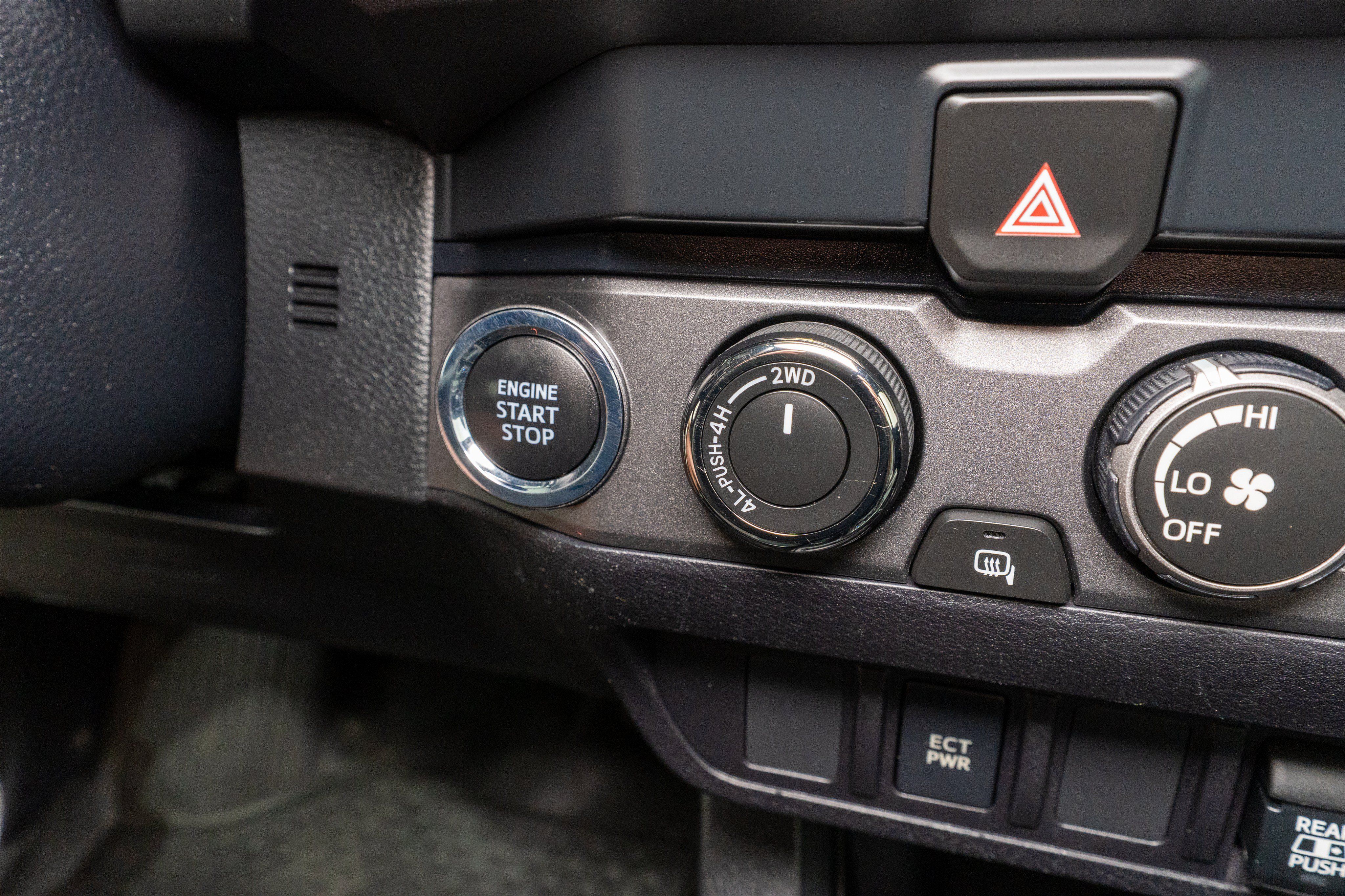 Used 2020 Toyota Tacoma TRD Off-Road AWD/4WD image 21