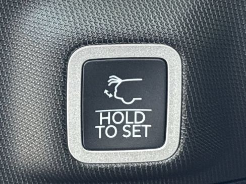 New 2026 Jeep Grand Cherokee Limited w/ Luxury Tech Group II AWD/4WD image 29