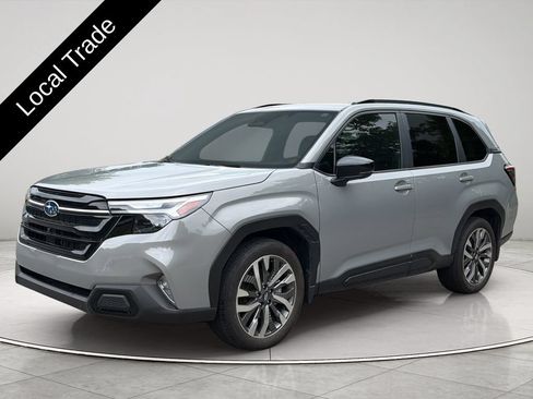 Used 2025 Subaru Forester Touring w/ Popular Package - Touring AWD/4WD image 1