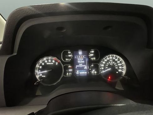 Used 2018 Toyota Tundra SR5 AWD/4WD image 12