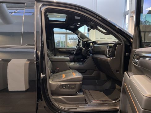 Used 2024 GMC Sierra 2500 AT4 w/ AT4 Premium Plus Package AWD/4WD image 43