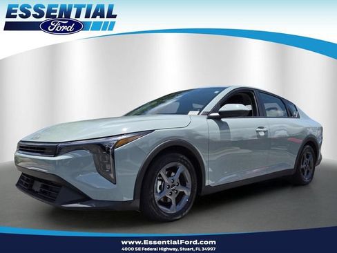 Used 2025 Kia K4 FWD image 1