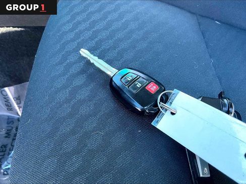 Used 2022 Toyota Tacoma SR5 image 15