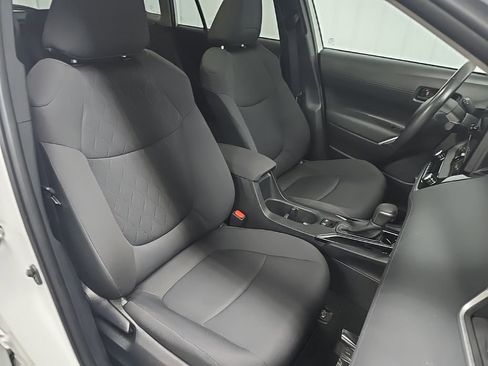 Used 2023 Toyota Corolla Cross LE w/ Moonroof Package AWD/4WD image 15