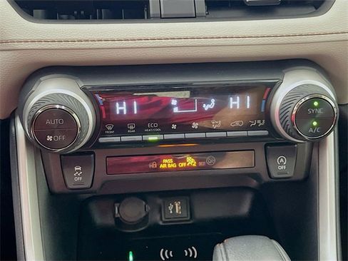 Used 2025 Toyota RAV4 XLE w/ Convenience Package image 16