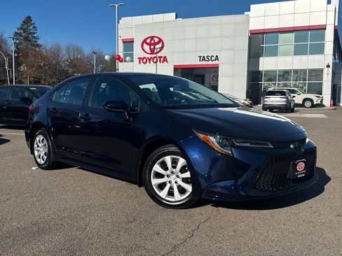 Used 2022 Toyota Corolla LE image 1