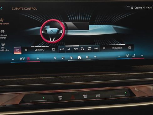 Used 2023 BMW i7 xDrive60 w/ Executive Package 2 AWD/4WD image 26