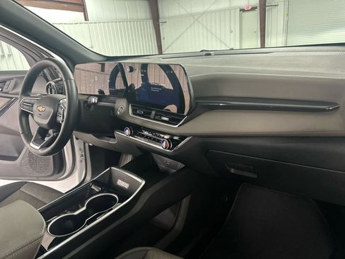 Used 2025 Chevrolet Equinox LT w/ Convenience Package II image 26