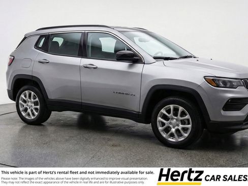 Used 2025 Jeep Compass Limited image 1
