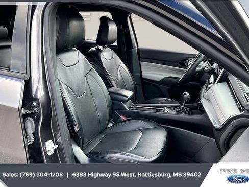 Used 2023 Jeep Compass Limited image 6