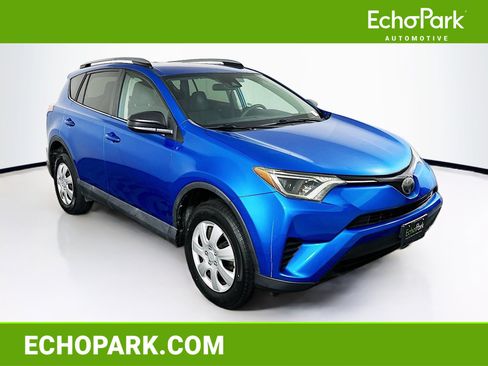Used 2017 Toyota RAV4 LE FWD image 1