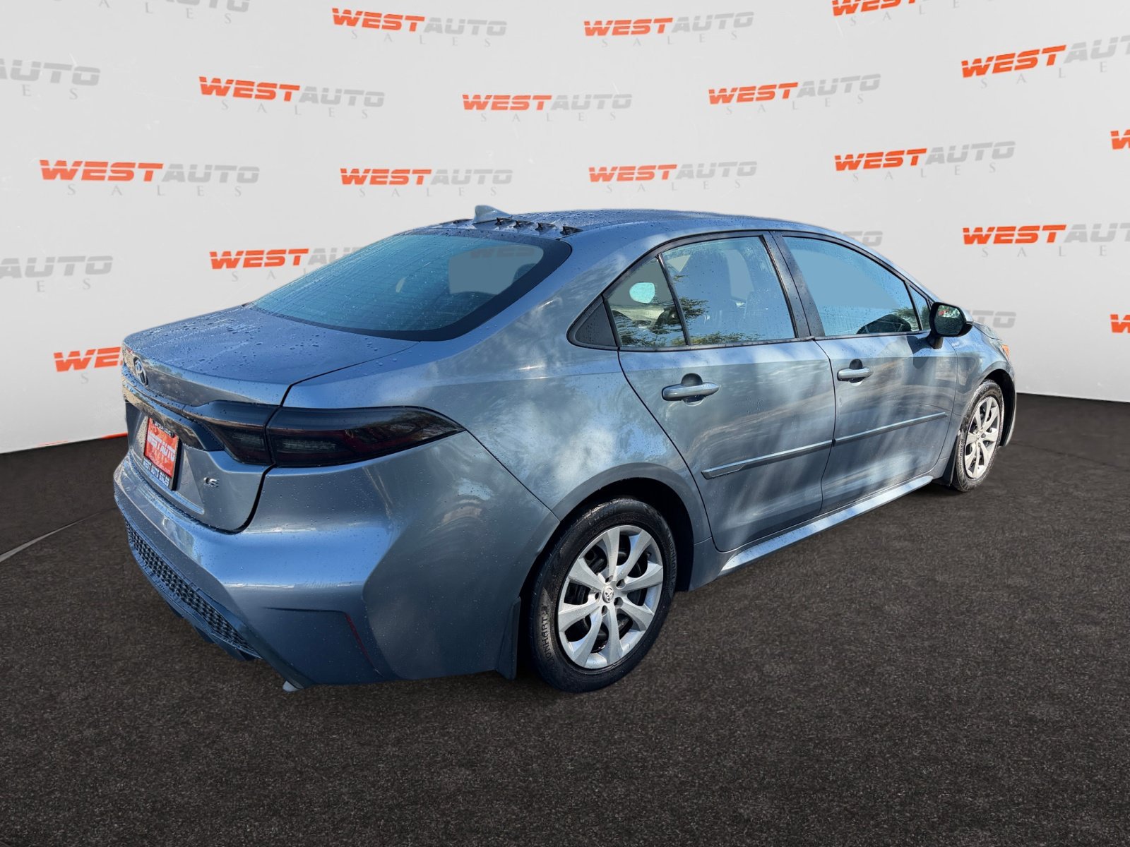 Used 2020 Toyota Corolla LE FWD image 5