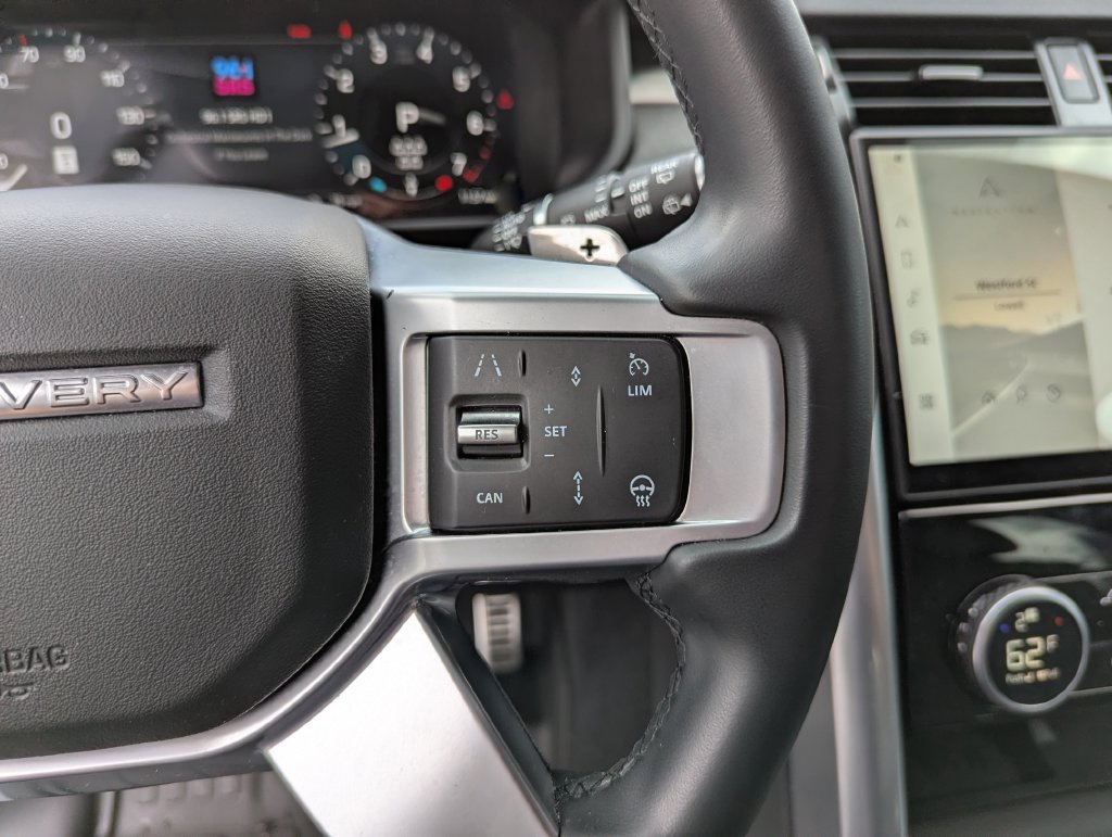 Used 2025 Land Rover Discovery Dynamic SE AWD/4WD image 18