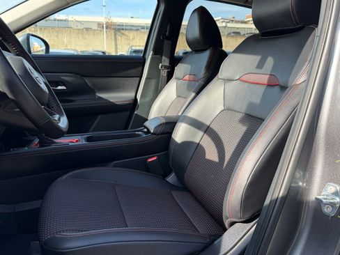 Used 2025 Nissan Kicks SR image 20