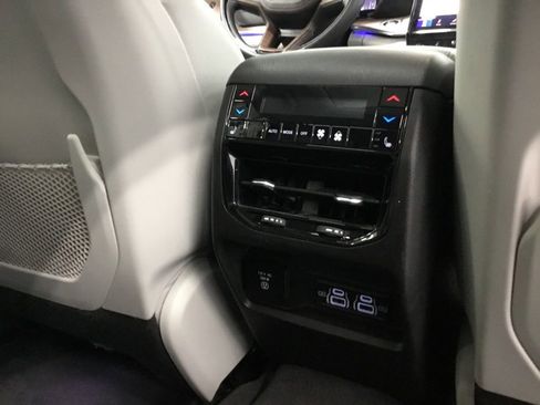 Used 2021 Jeep Grand Cherokee L Summit w/ Advanced Protech Group IV AWD/4WD image 24