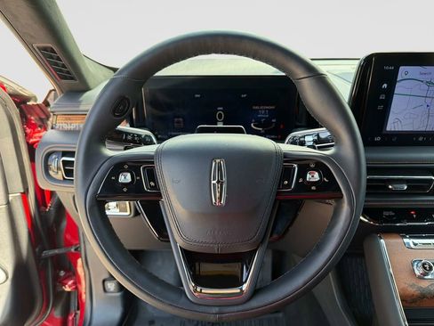 Used 2025 Lincoln Aviator Black Label AWD/4WD image 31
