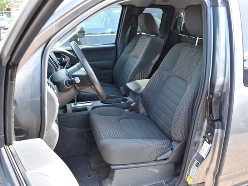 Used 2016 Nissan Frontier SV w/ SV Value Truck Package RWD image 7