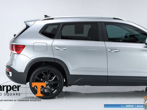 Used 2023 Volkswagen Taos SE w/ Panoramic Sunroof Package FWD image 48