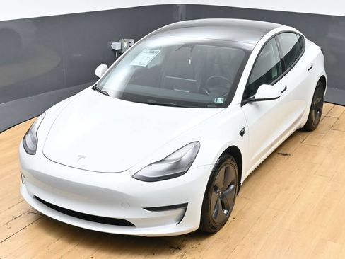 Used 2021 Tesla Model 3 Standard Range Plus RWD image 46