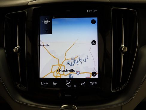 Used 2018 Volvo XC60 T6 Momentum w/ Vision Package image 26