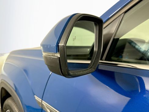 Used 2025 Volkswagen Atlas Cross Sport SE image 16