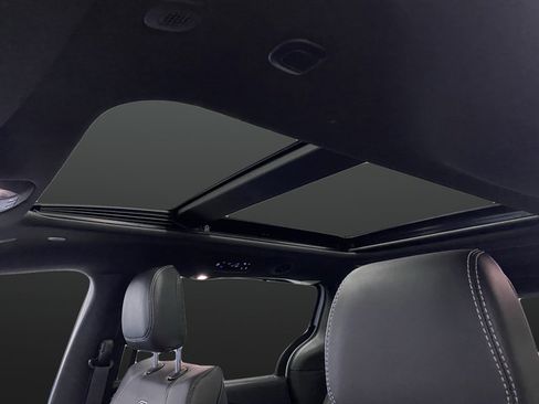 New 2026 Chrysler Pacifica Select w/ S Appearance Package FWD image 7