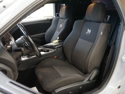 Used 2022 Dodge Challenger R/T Scat Pack RWD image 4