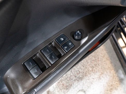 Used 2021 Toyota Camry SE FWD image 13