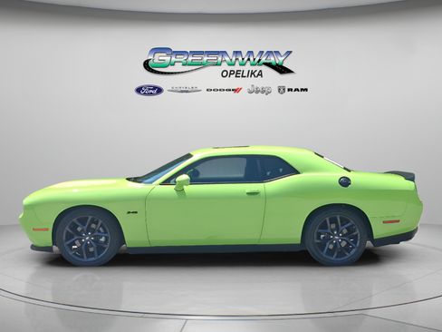 Used 2023 Dodge Challenger R/T w/ Blacktop Package RWD image 4
