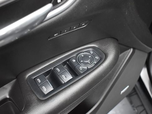 Used 2017 Cadillac XT5 Luxury image 9