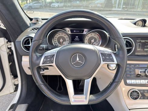 Used 2014 Mercedes-Benz SL 550 image 18