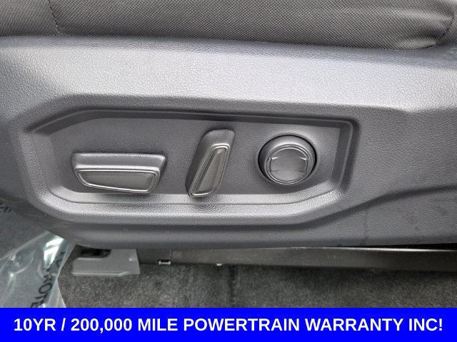 Used 2026 Toyota Tundra SR5 w/ SR5 Convenience Package AWD/4WD image 10