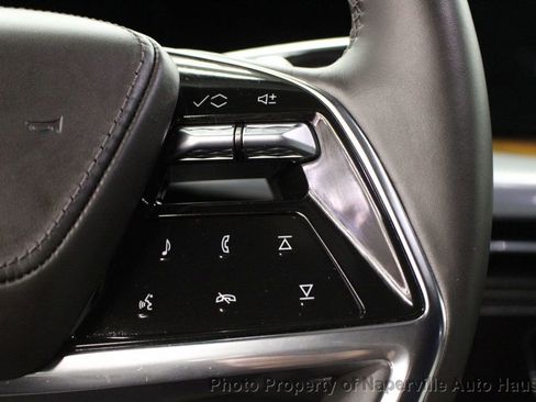 Used 2025 Cadillac Escalade ESV Sport Platinum w/ LPO, ONYX Package image 23