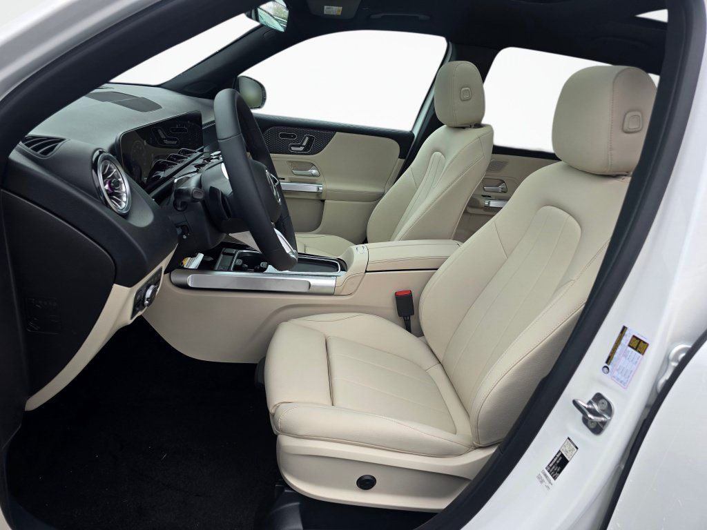 New 2026 Mercedes-Benz GLB 250 4MATIC image 12