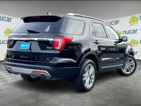 Used 2017 Ford Explorer XLT w/ Equipment Group 202A image 6