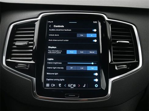 Used 2024 Volvo XC90 B6 Plus w/ Protection Package Premier image 18