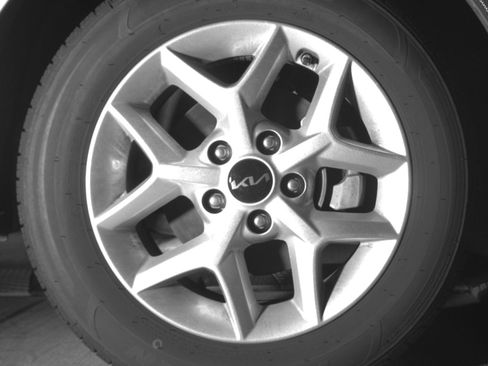 Used 2025 Kia Soul LX w/ LX Technology Package image 13