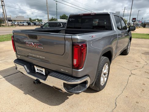 Used 2022 GMC Sierra 1500 SLT w/ SLT Premium Plus Package AWD/4WD image 5