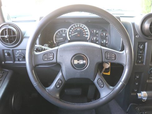 Used 2005 HUMMER H2 w/ Preferred Equipment Group image 24