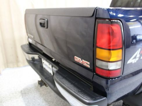 Used 2005 GMC Sierra 2500 SLT w/ Heavy-Duty Power Package image 5