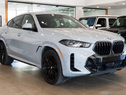 Used 2026 BMW X6 xDrive40i AWD/4WD image 3