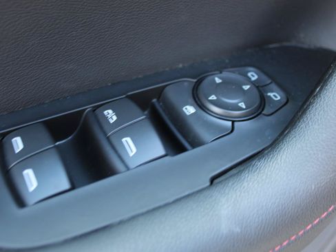 Used 2025 Chevrolet Blazer RS FWD image 16