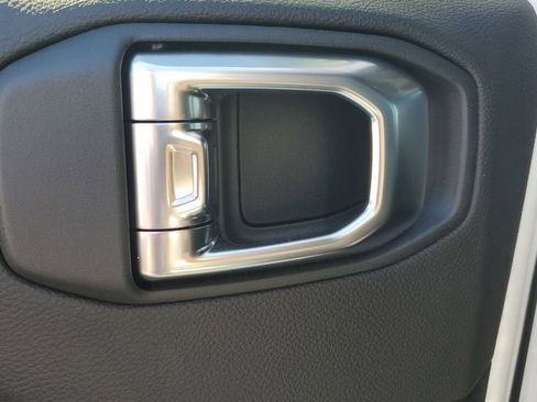 New 2026 Jeep Wrangler Unlimited Rubicon image 17