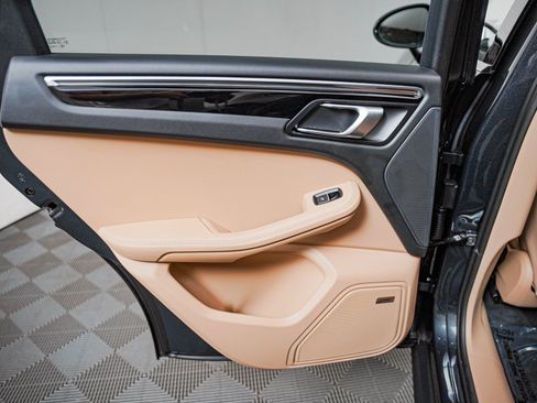 Certified 2026 Porsche Macan AWD/4WD image 29