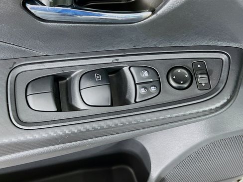 New 2025 Nissan Versa SV w/ Trunk Package FWD image 20